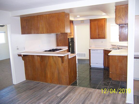 5th image of 2761 E Maverick Ave