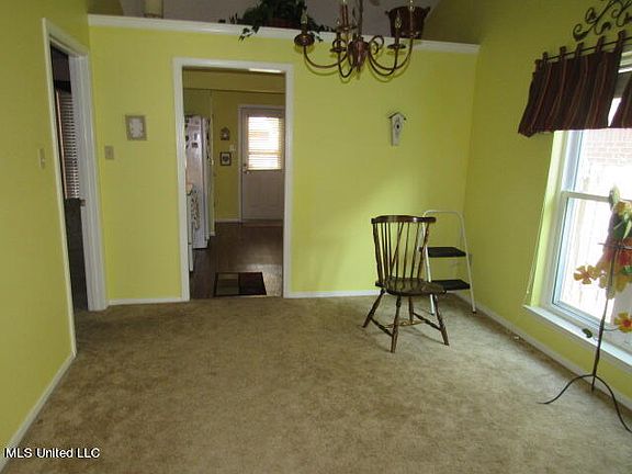 4th image of 1214 W East Ross Pkwy