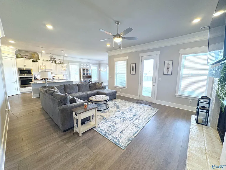 401 Peach Orchard Ln — Photo 16