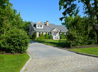 24 Thornhedge Rd, Bellport Village, NY 11713
