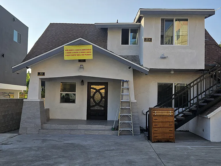 325 N Normandie Ave — Photo 3