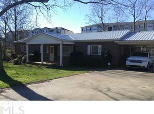 1328 Lanier Valley Dr, Gainesville, GA 30504