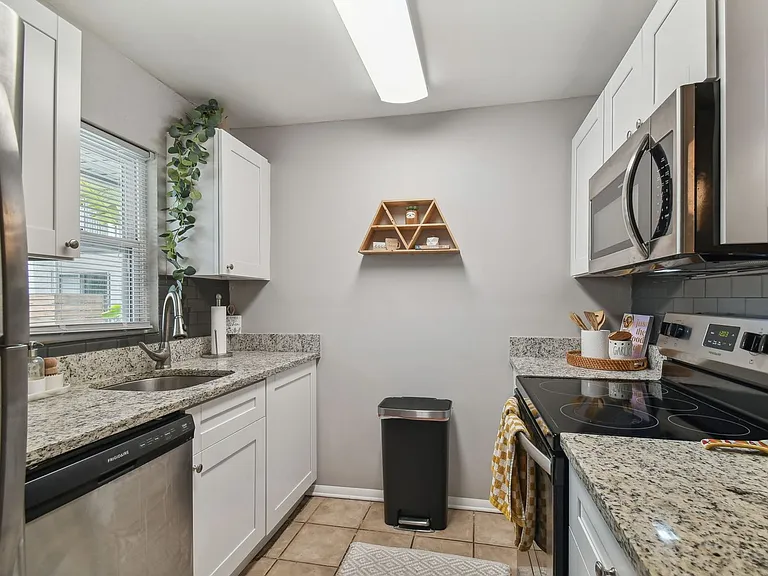 Great Location - SOUTH TAMPA - SOHO / Hyde Park Area — Photo 10