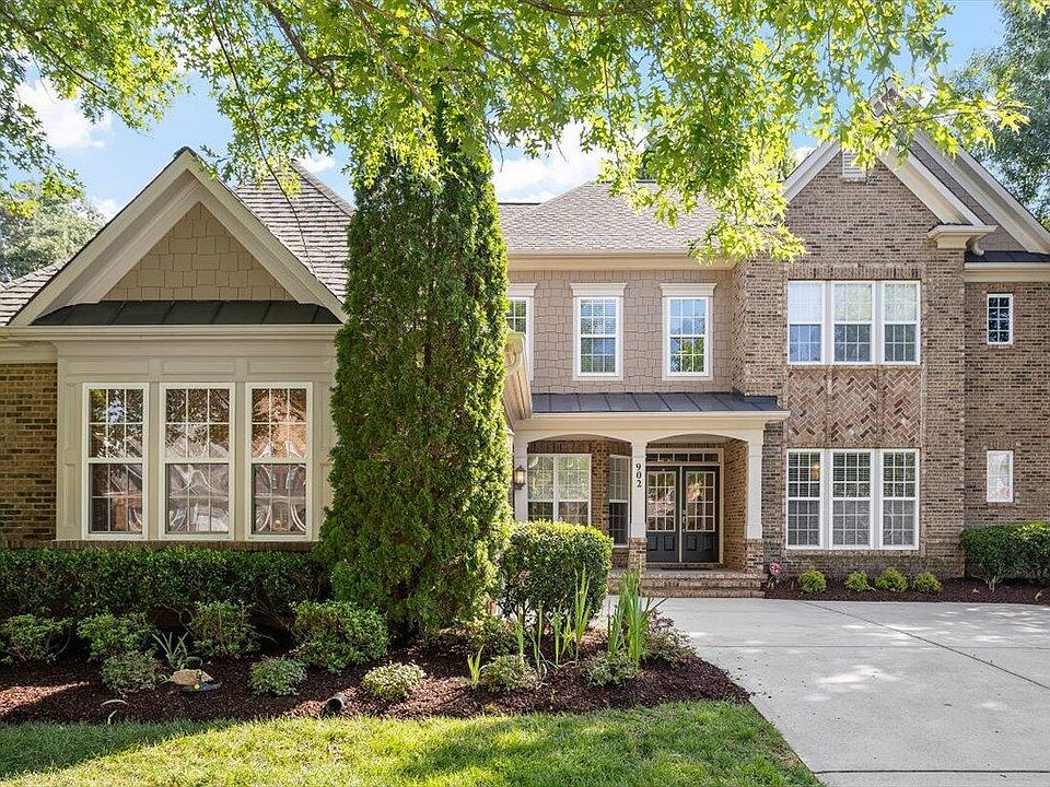 1st image of 902 Ravendale Pl