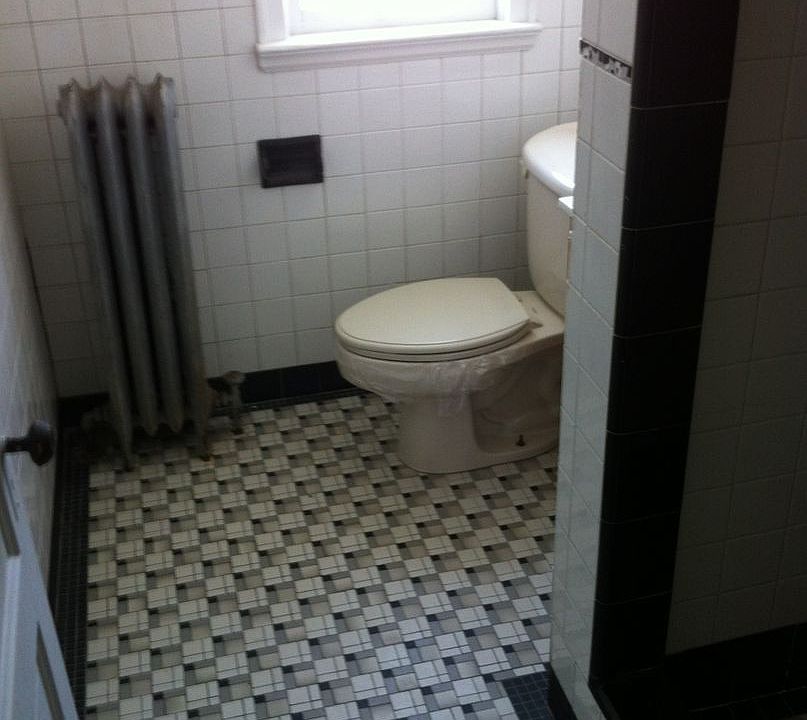 2nd image of 2612 N Buffum St APT 4
