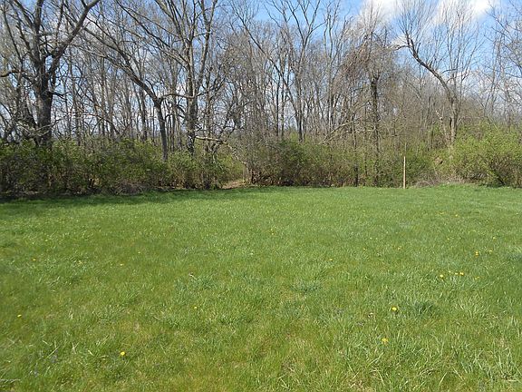 4th image of 4 Timberwood Dr