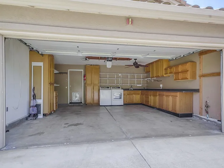 2703 Lobelia Rd — Photo 47