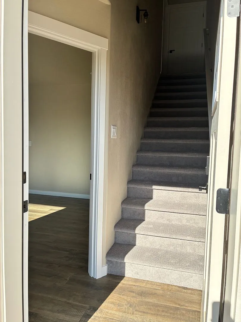 7869 Houston Loop — Photo 3