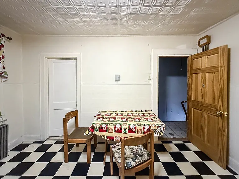 164 Griffith St #2 — Photo 3