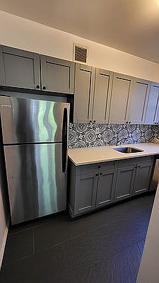 1st image of 421 Park Pl APT 2A