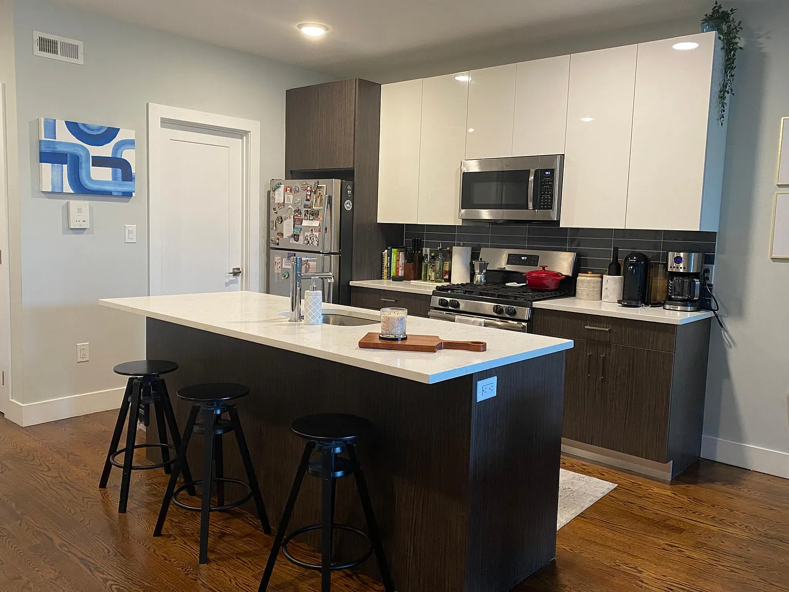2 bed, 1100 sqft, $2,250 — Photo 2