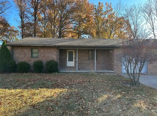 1102 Willow St #B, Carterville, IL 62918