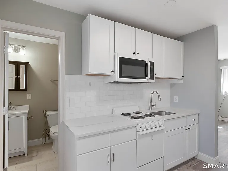 36 Woodbury Ave #2B — Photo 7