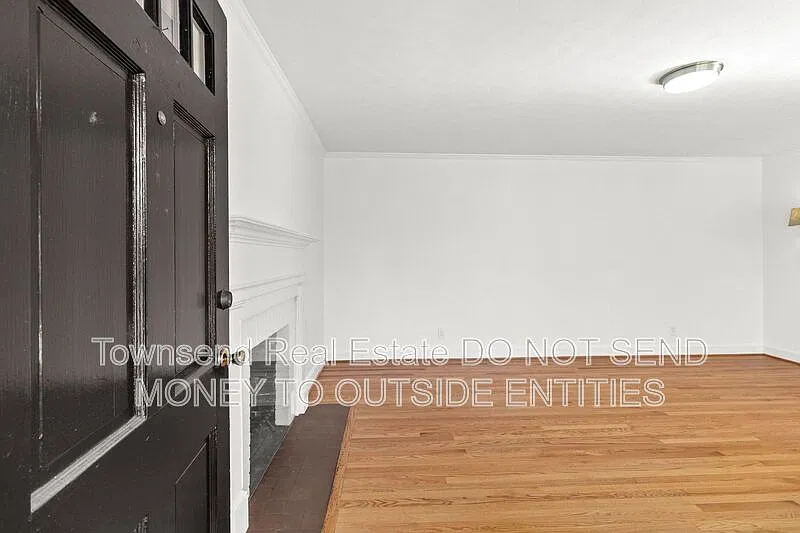 3 bed, 2.0 bath, 1575 sqft, $1,595 — Photo 4