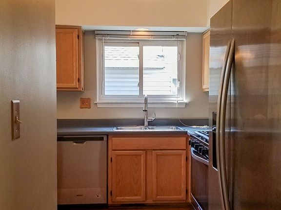 5th image of 1868 Isle Royal Ln