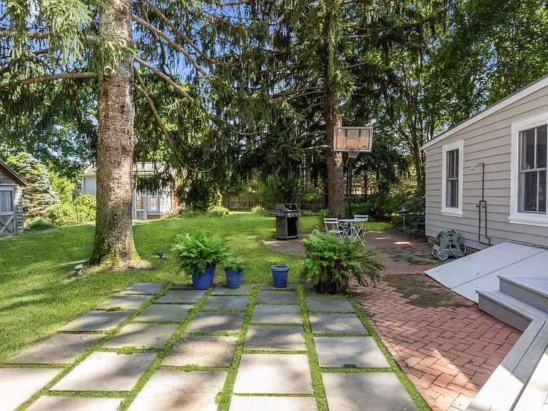 60 Harrison St — Photo 17