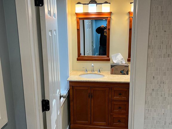 3rd image of 2132 Gerard Ct #B
