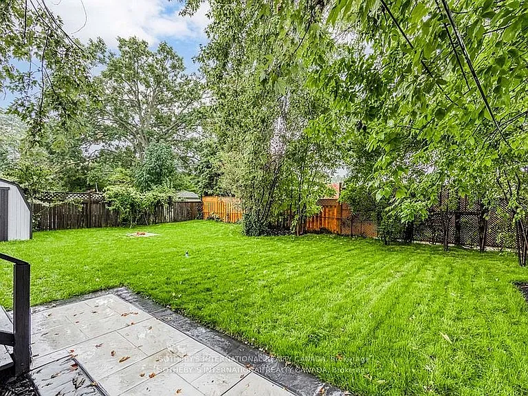 222 Hammersmith Ct #UPPER — Photo 24