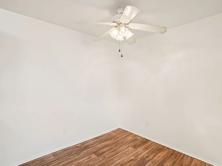 Outer Drive Manor Apartments — Photo 60