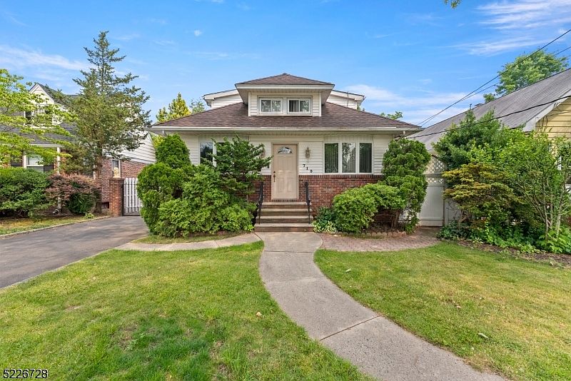 715 Elm St, Roselle Park, NJ 07204 Zillow