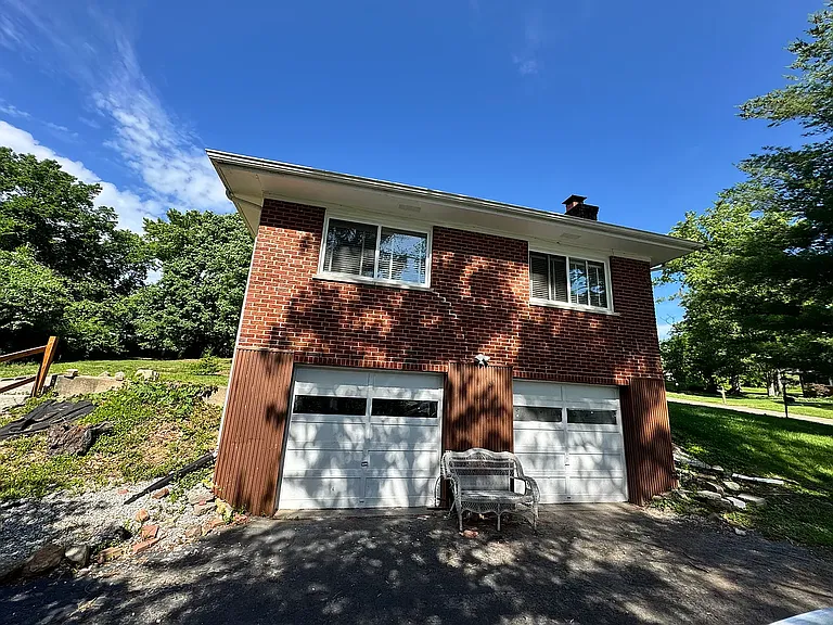 15 Hedgewood Ln — Photo 3
