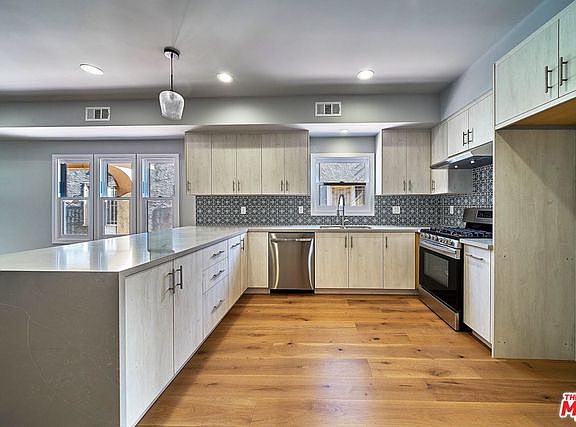 2nd image of 1226 Meadowbrook Ave