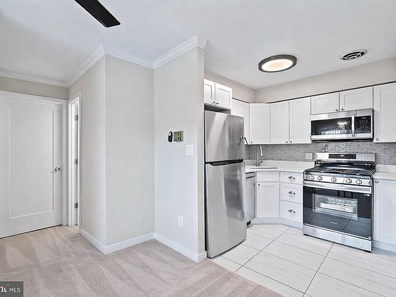4th image of 1506 S George Mason Dr APT 10