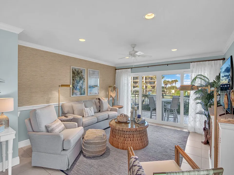 3939 Ocean Dr #201A