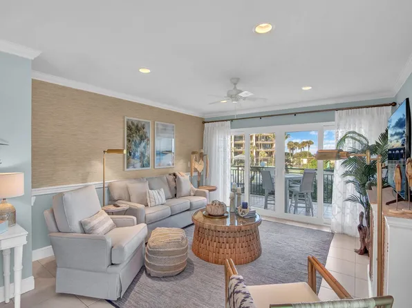 3939 Ocean Dr APT 201A, Vero Beach, FL 32963
