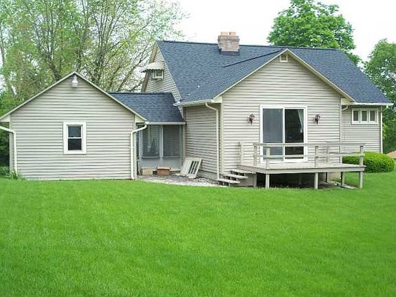 2nd image of 113 Wood St