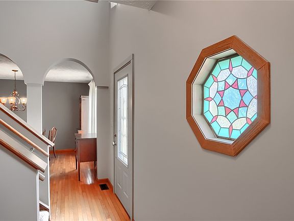 5th image of 641 Huntington Dr