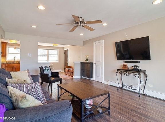 3rd image of 4146 N Kedvale Ave APT 3B