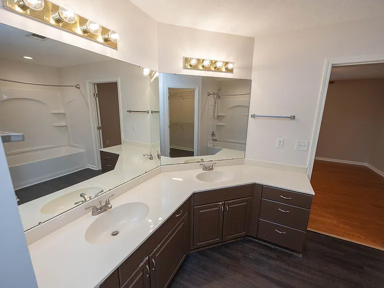 8013 Copperfield Dr — Photo 21