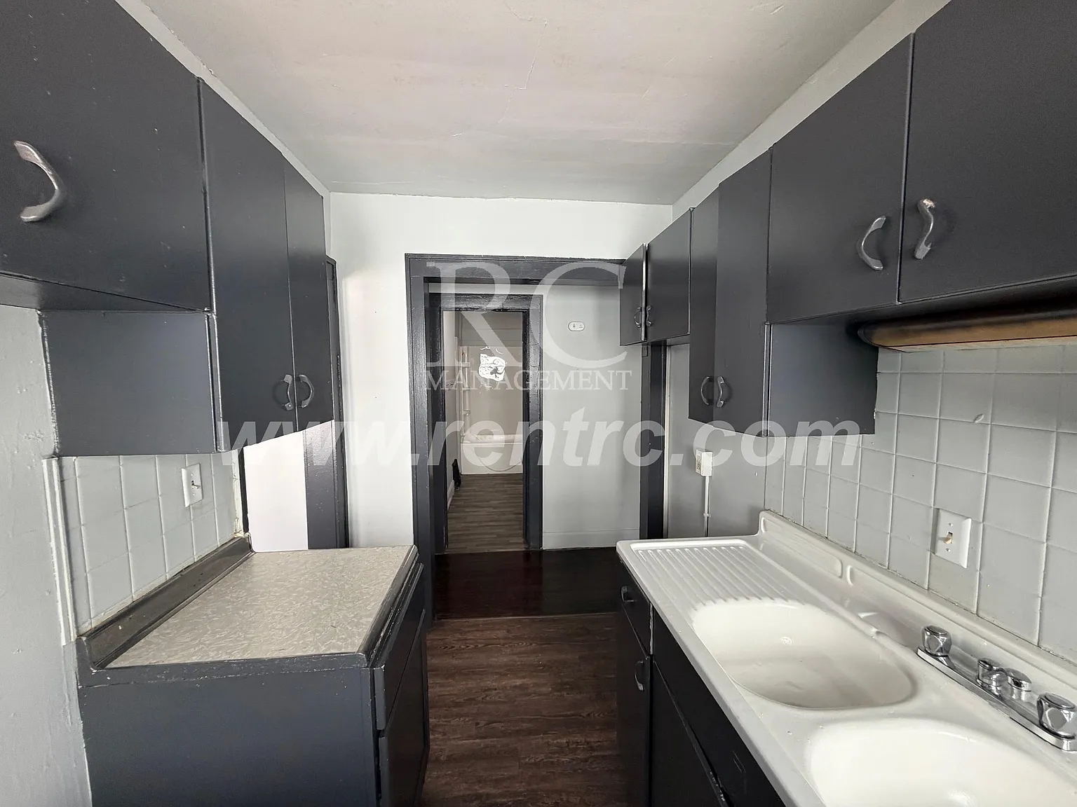 3 bed, 1150 sqft, $950 — Photo 3