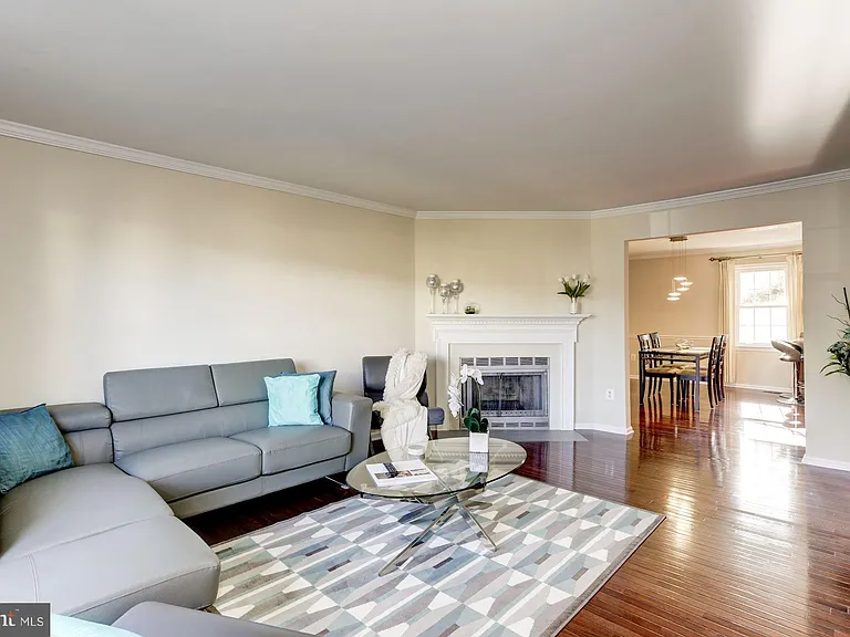 6069 Crown Royal Cir — Photo 3
