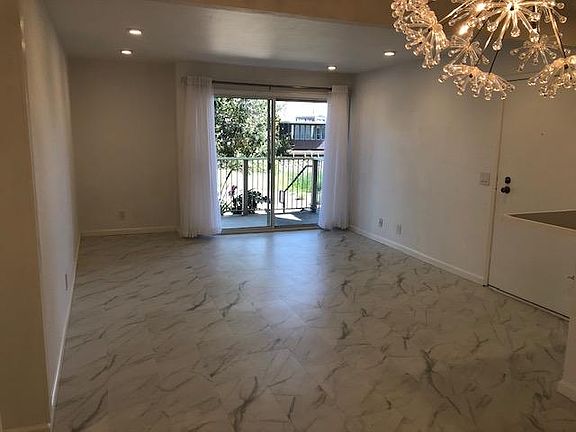 4th image of 414 Larkspur Plaza Dr #414