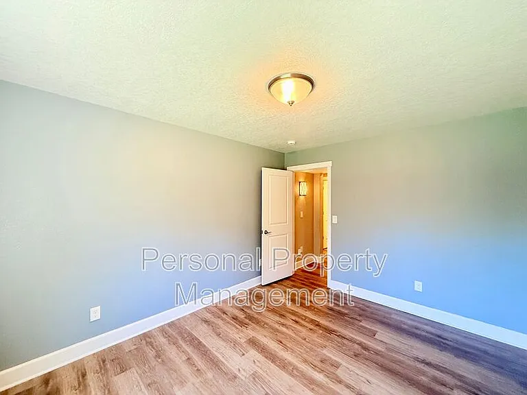 14317 NE 40th Cir — Photo 34