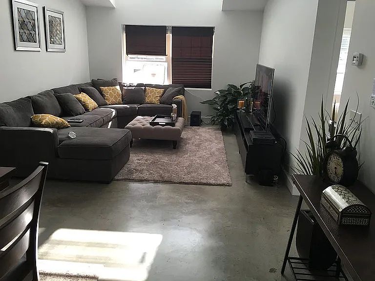 2nd image of 1 Carver St APT 5