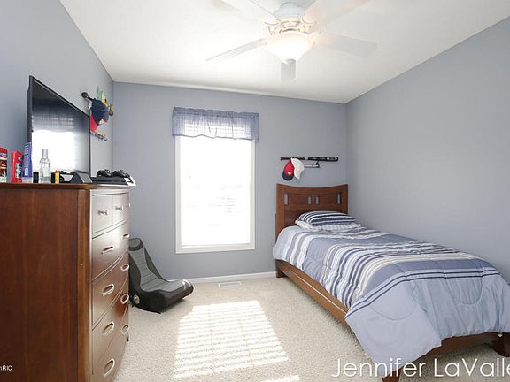 5th image of 1173 Windemere Dr NE