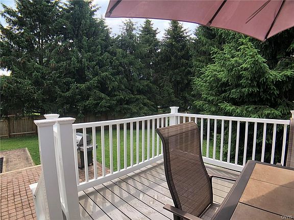 5th image of 7 Harmony Cir