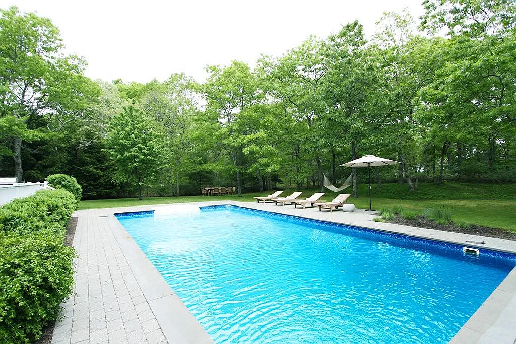 Effortless Amagansett Living — Photo 2