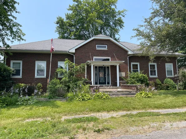 285 S Main St, Campbellsburg, IN 47108