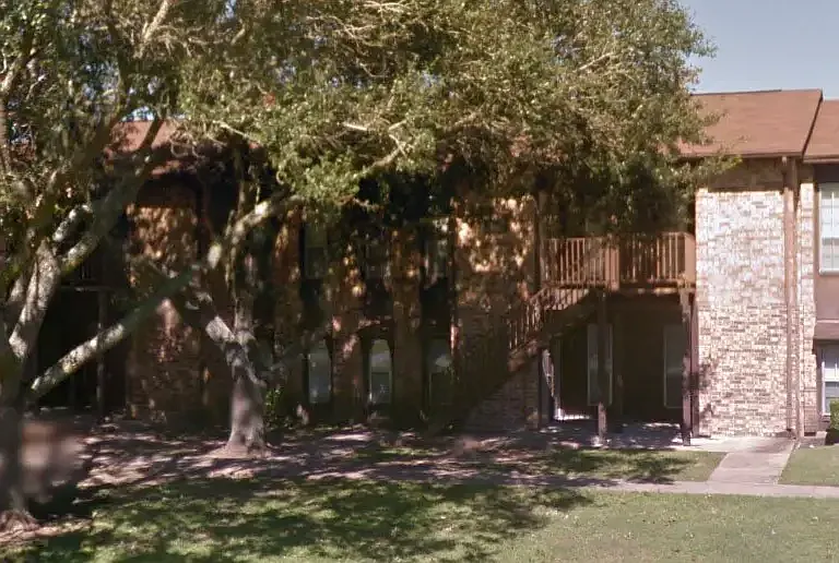 1741 W Henderson Rd — Photo 1