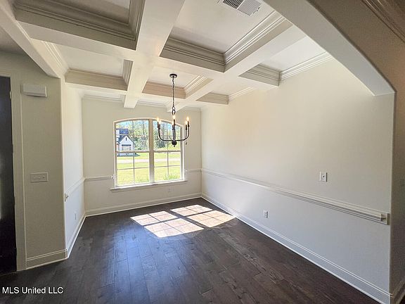 3rd image of 293 Poplar Ln