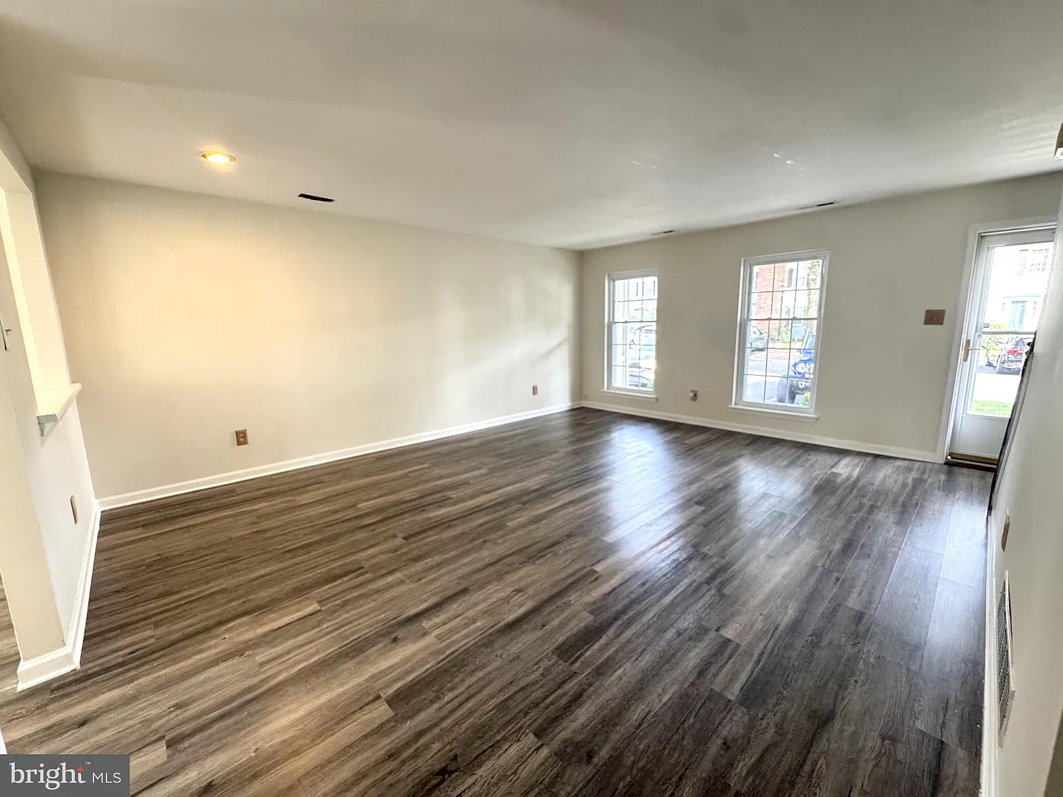 2 bed, 2.5 bath, 1360 sqft, $2,300 — Photo 4