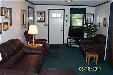 3rd image of 1864 Chapel Hill Dr