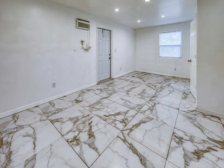 519 S M St #2 — Photo 4