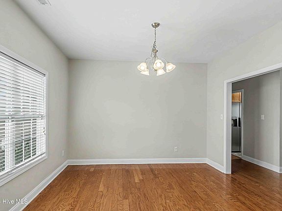 5th image of 208 Emerald Ridge Road