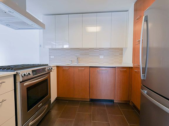 2nd image of 450 W 42nd St APT 22D
