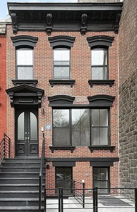 881 Park Avenue — Photo 2